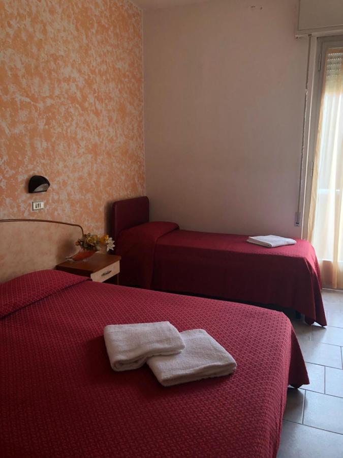 Hotel Serenella Vintage Rimini Exteriör bild
