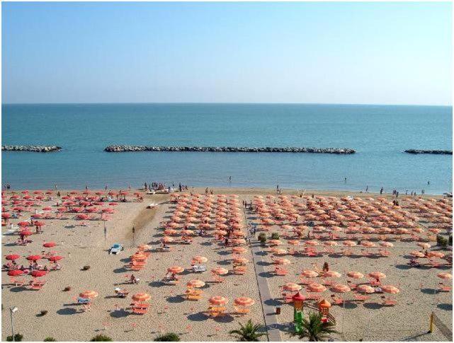 Hotel Serenella Vintage Rimini Exteriör bild