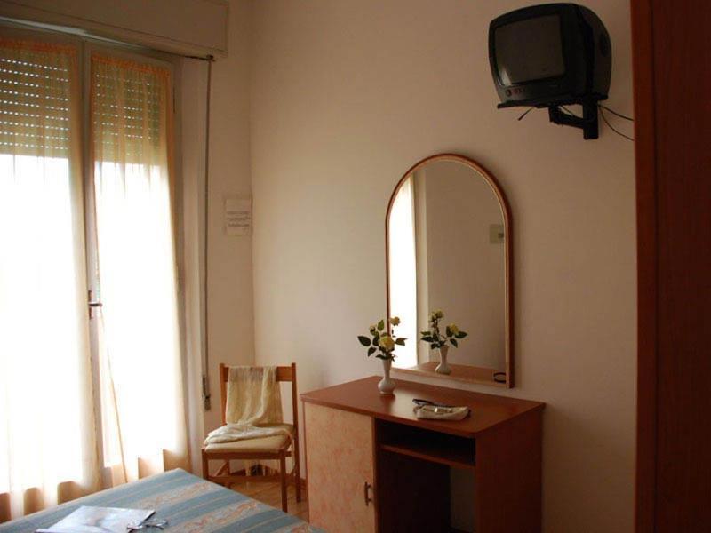 Hotel Serenella Vintage Rimini Exteriör bild