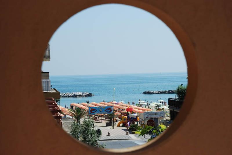 Hotel Serenella Vintage Rimini Exteriör bild